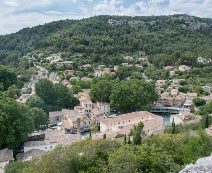 Vue Panoramique Sur Le Chateau,Montagne Et Grottes Fontaine-de-Vaucluse Exterior foto